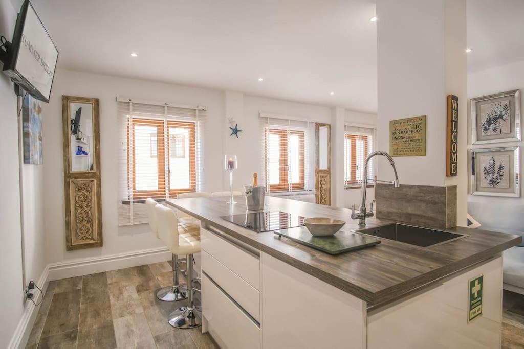 Summer Breeze Apartment, In The Historic Centre Of