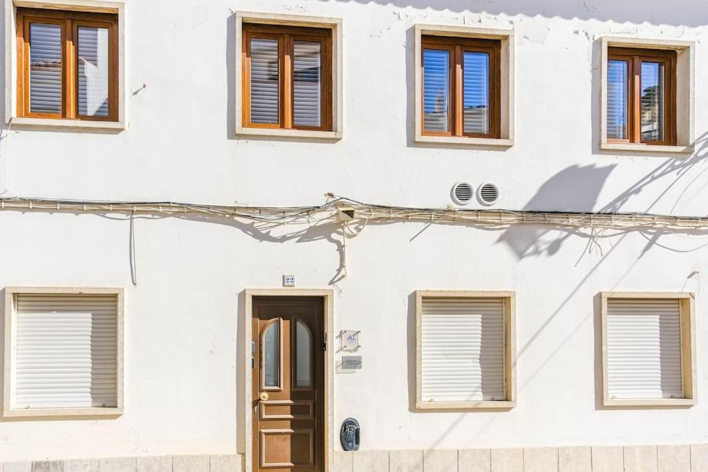 Summer Breeze Apartment, In The Historic Centre Of Lagos