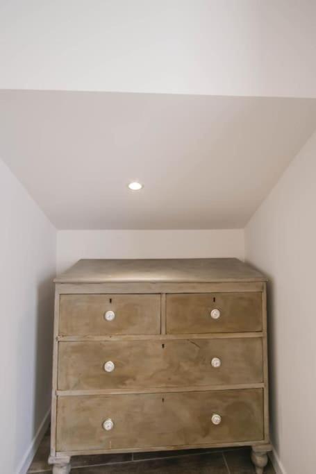 Summer Breeze Apartment, In The Historic Centre Of Lagos