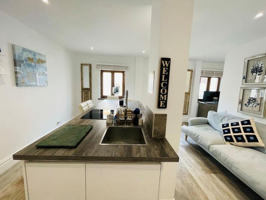 Summer Breeze Apartment, In The Historic Centre Of Lagos