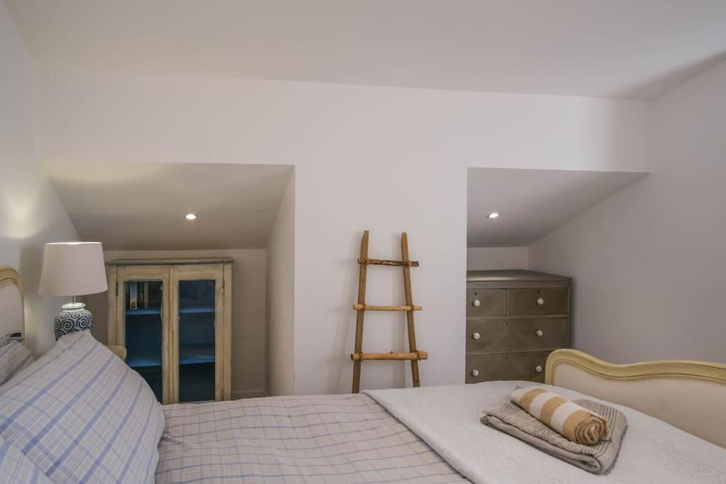 Apartment Summer Breeze Apartment, In The Historic Centre Of