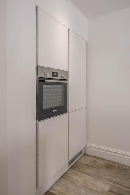 Summer Breeze Apartment, In The Historic Centre Of Apartment